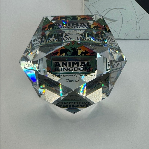 Disney’s Animal Kingdom Swarovski Crystal – Limited Edition Collectible - Picture 5 of 7